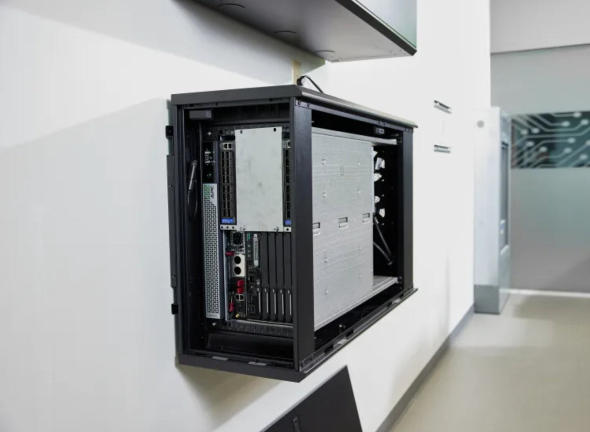 EAN 0731304402015 - APC AR106VI armario rack 6U Bastidor de pared Negro imagen 3