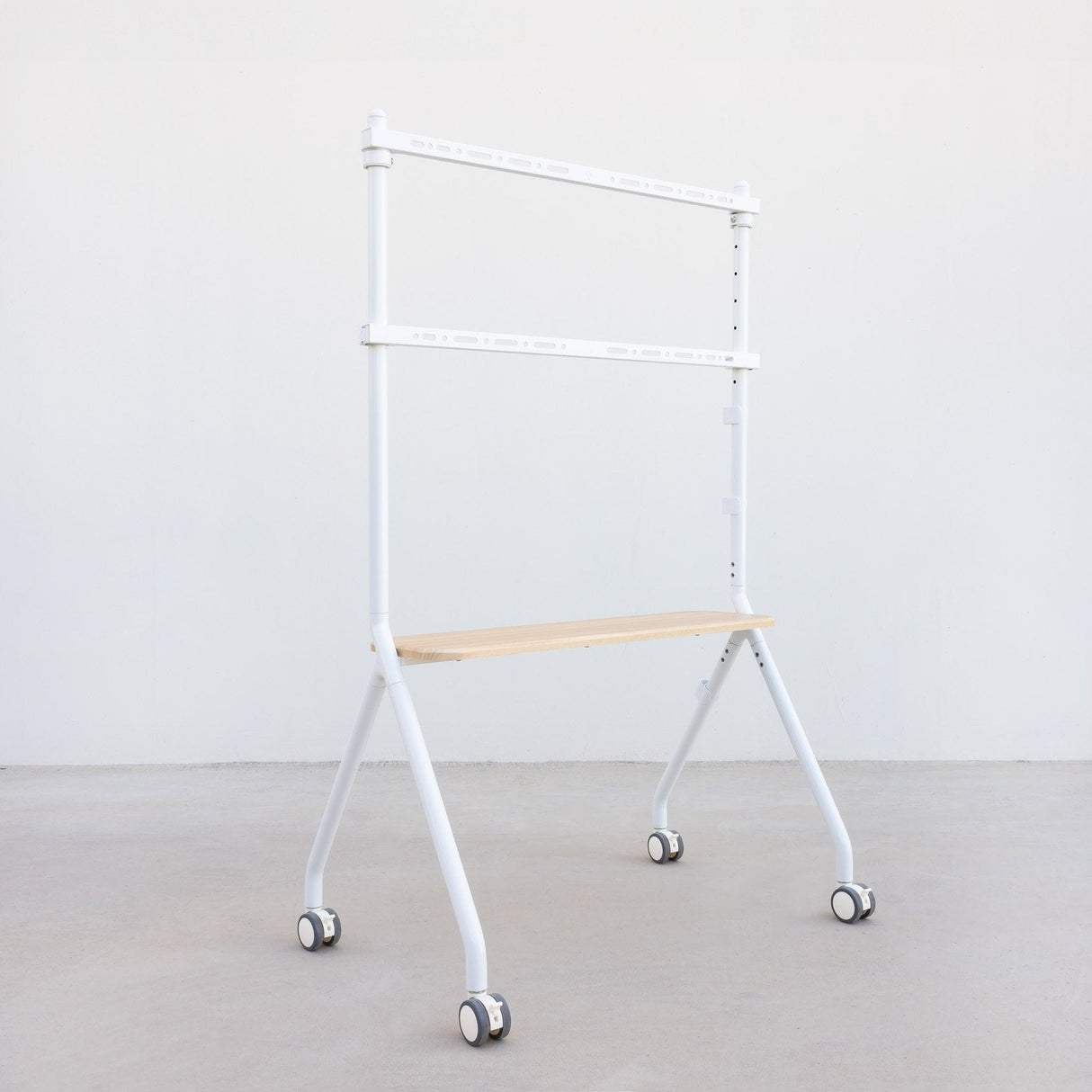 Soporte Suelo Ruedas "Ilove" Pantalla 49-80'' Blanco Tooq