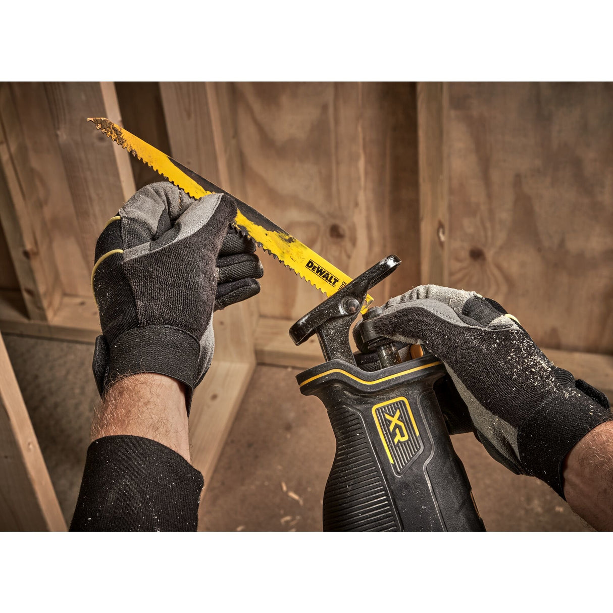 EAN 5035048748312 - DeWALT DCS382N-XJ sierra recíproca imagen 6