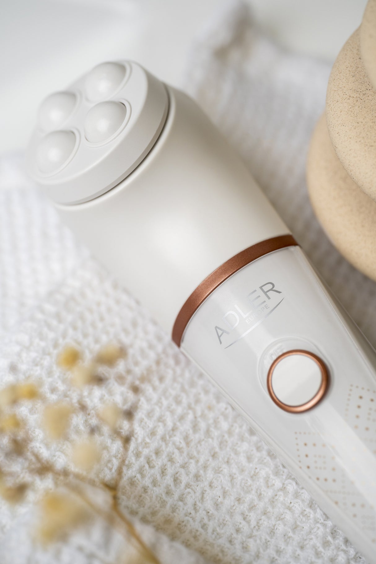 EAN 5903887808057 - Adler AD 2178 cepillo de limpieza facial Cepillo vibrador y giratorio Blanco Batería imagen 11