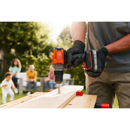 EAN 5035048833414 - Black & Decker BCD383D1XK-QW taladro Naranja imagen 3