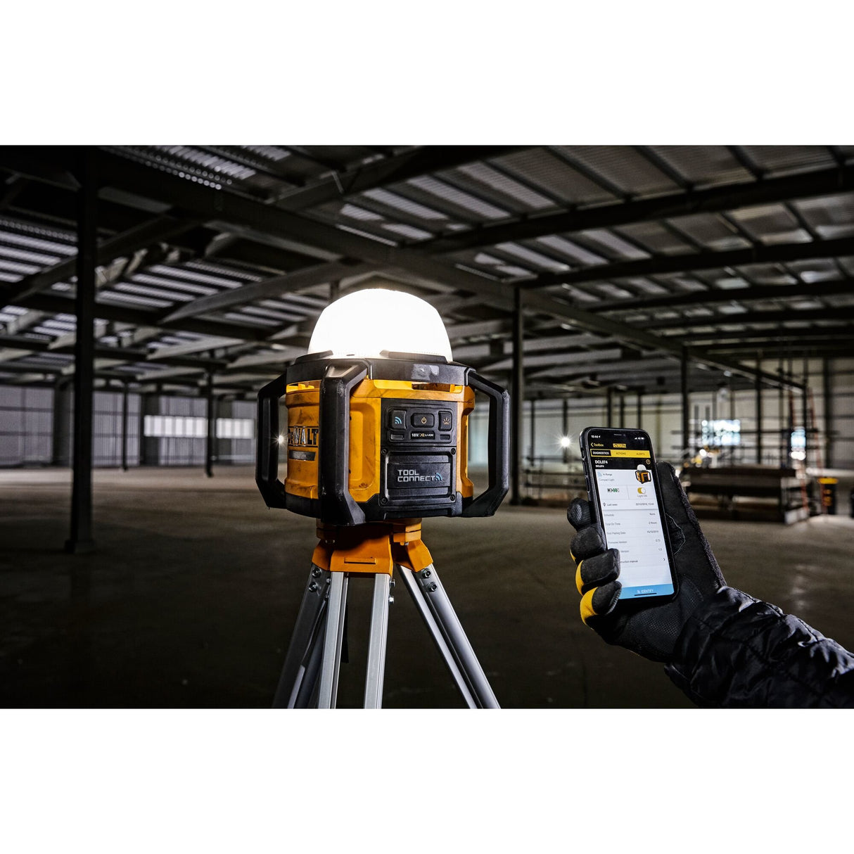 EAN 5035048706169 - DeWALT DCL074-XJ luz de trabajo imagen 2