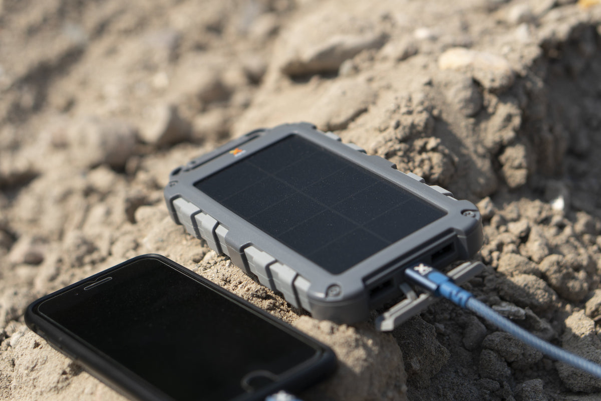 Powerbank Solar 10000mah Xtorm Fs405 Gris Oscuro Y Azul