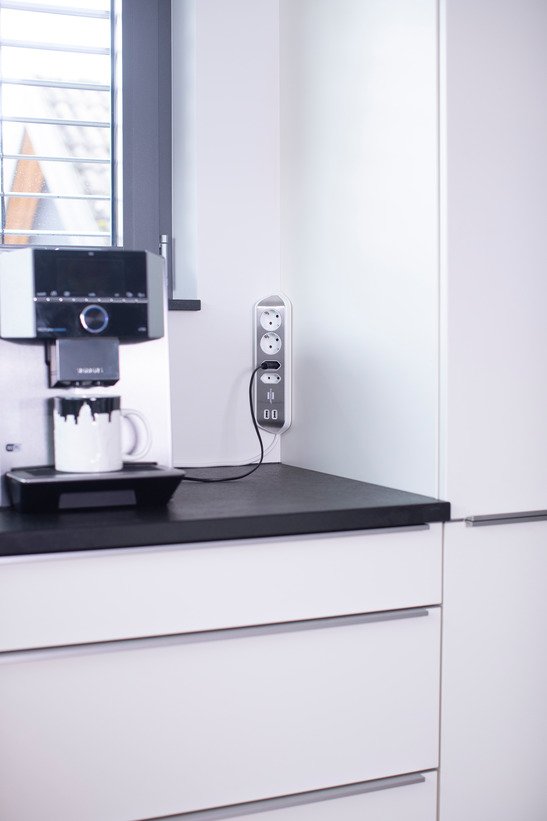 Brennenstuhl Estilo Eckstedoleiste 4-Fach Weiss