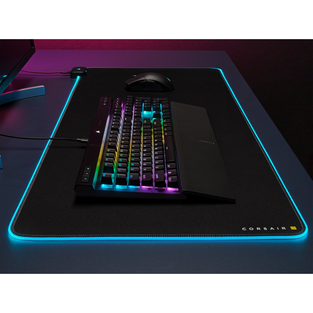 Teclado Gamer Mecánico (Cherry Corsair Opx) Corsair K70 Pro Rgb (Negro)
