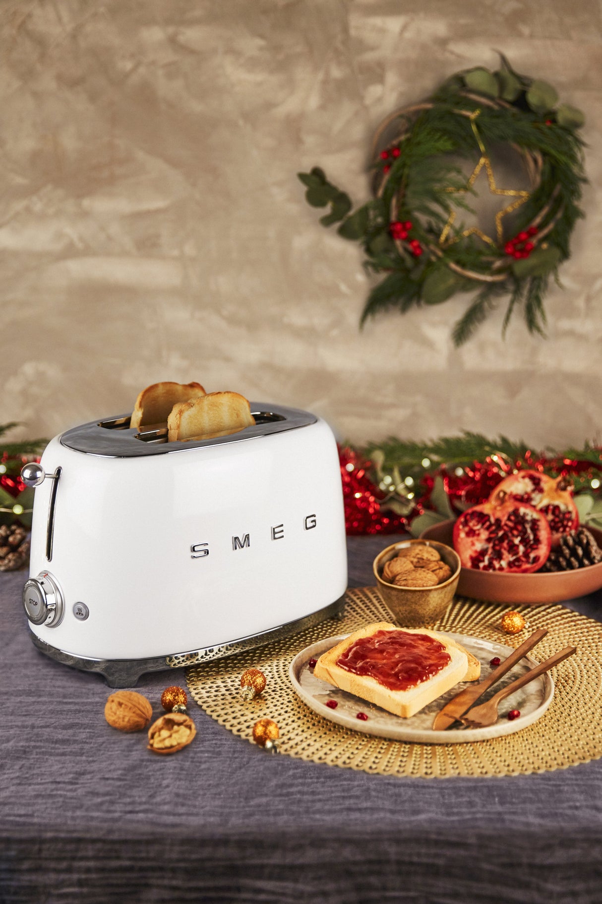 EAN 8017709231057 - Smeg TSF01WHEU tostadora 6 2 rebanada(s) 950 W Blanco imagen 12