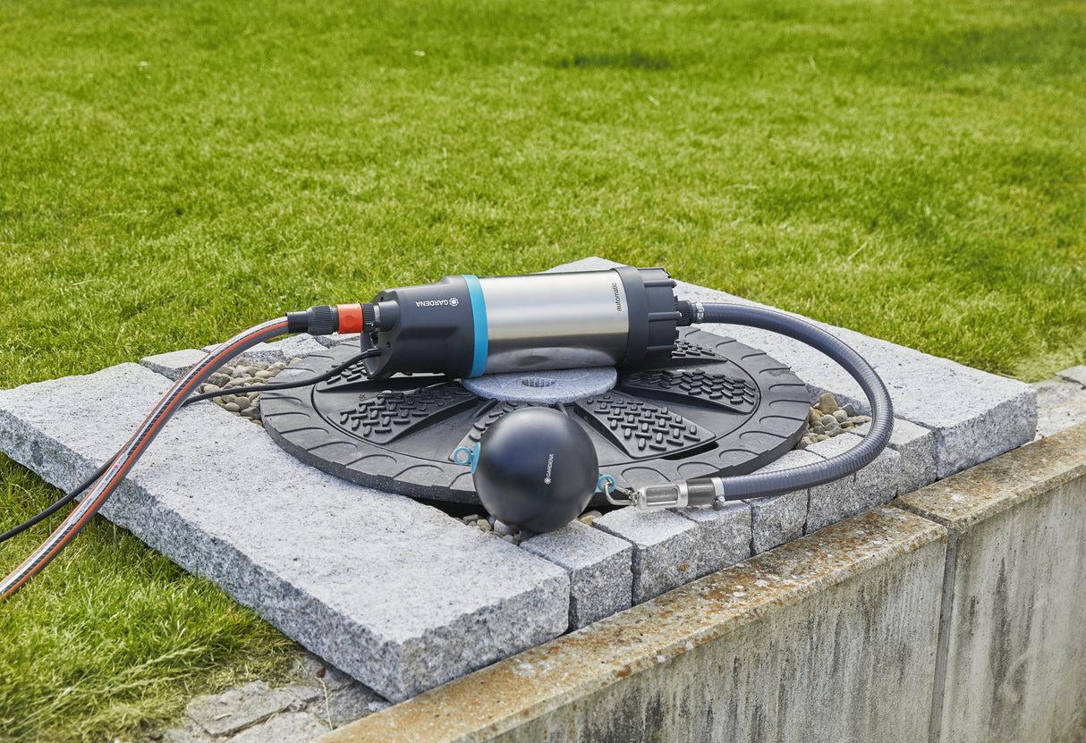 Filtro De Succión De Metal Gardena Con Parada De Flujo De Retorno, 19 Mm (3/4 ")/25 Mm (1") Gris/Plata, Con Efecto Colgante 09093-20