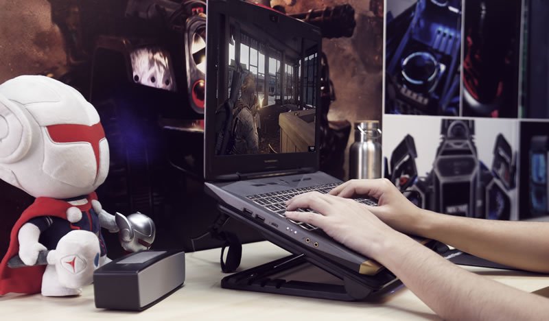 Coolermaster Base Refrigeradora Port. Ergostand Iv Negro/1 Ventilador/4xusb 2.0/1 Micro Usb/17 R9-Nbs-E42k-Gp