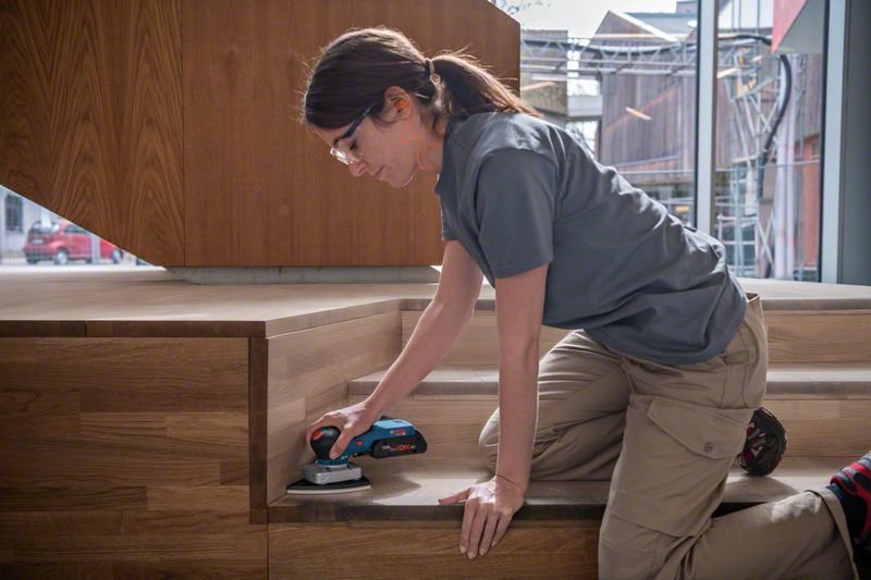 Lijadora Orbital A Batería Bosch Gss 18v-13 Professional Sin Batería Ni Cargador, En L-Boxx, 3 Platos De Lijado