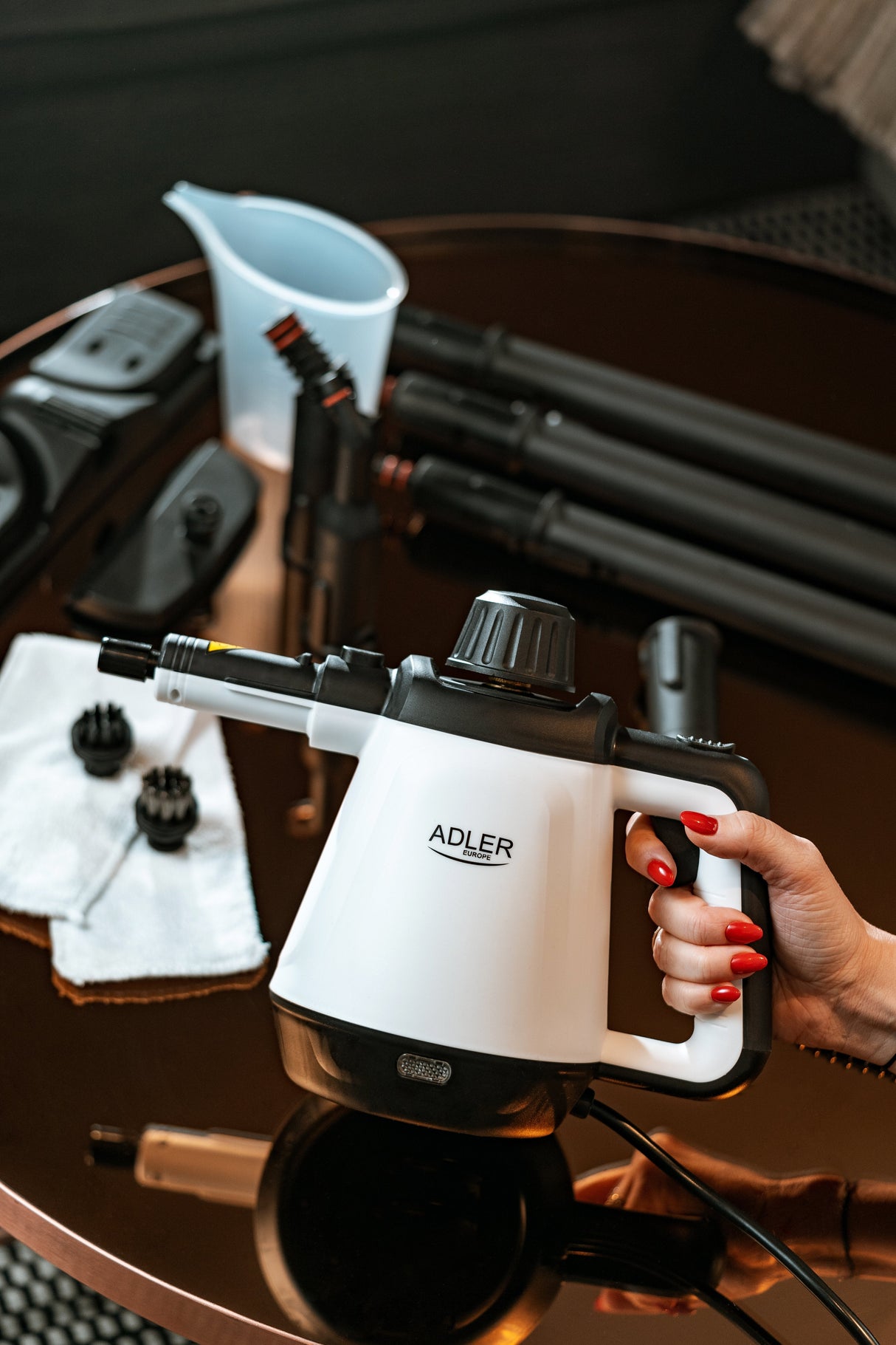 EAN 5903887803588 - Adler AD 7038 limpiador a vapor Limpiador a vapor portátil 0,45 L 2000 W Negro, Blanco imagen 11