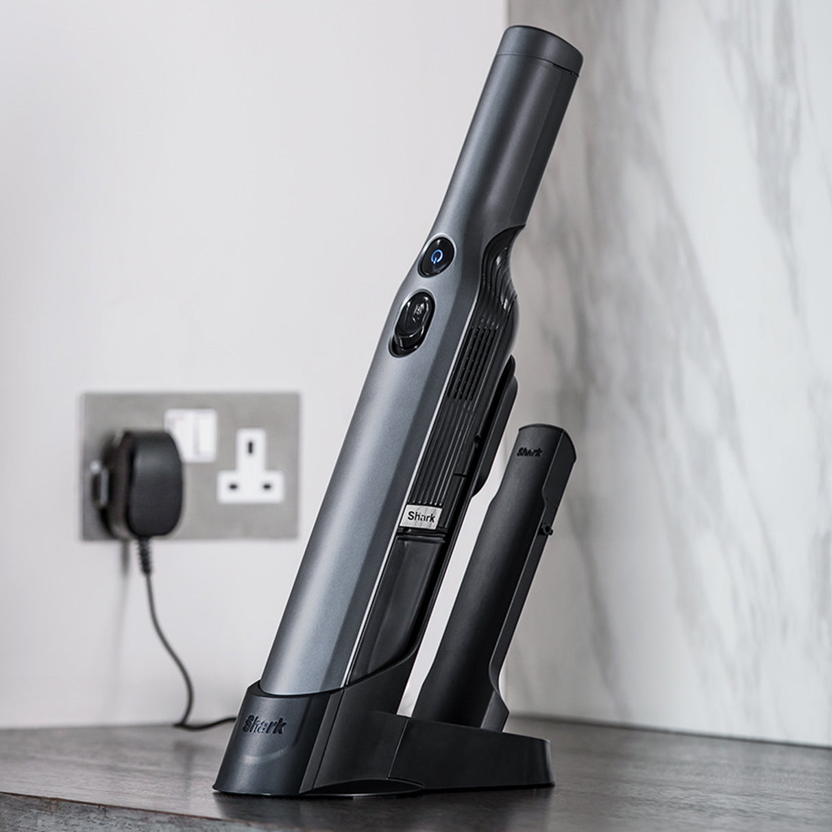 EAN 0622356229593 - Shark WV200 aspiradora de mano Plata Sin bolsa imagen 10