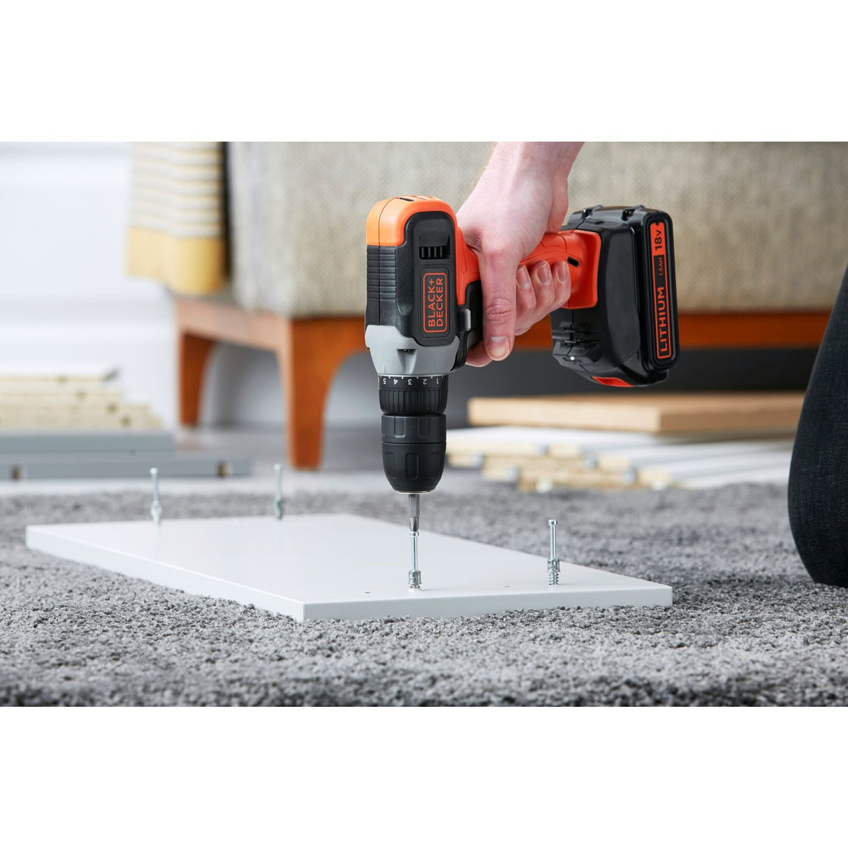 EAN 5035048695104 - Black & Decker BCD001C1-QW taladro Sin llave Negro, Rojo imagen 3