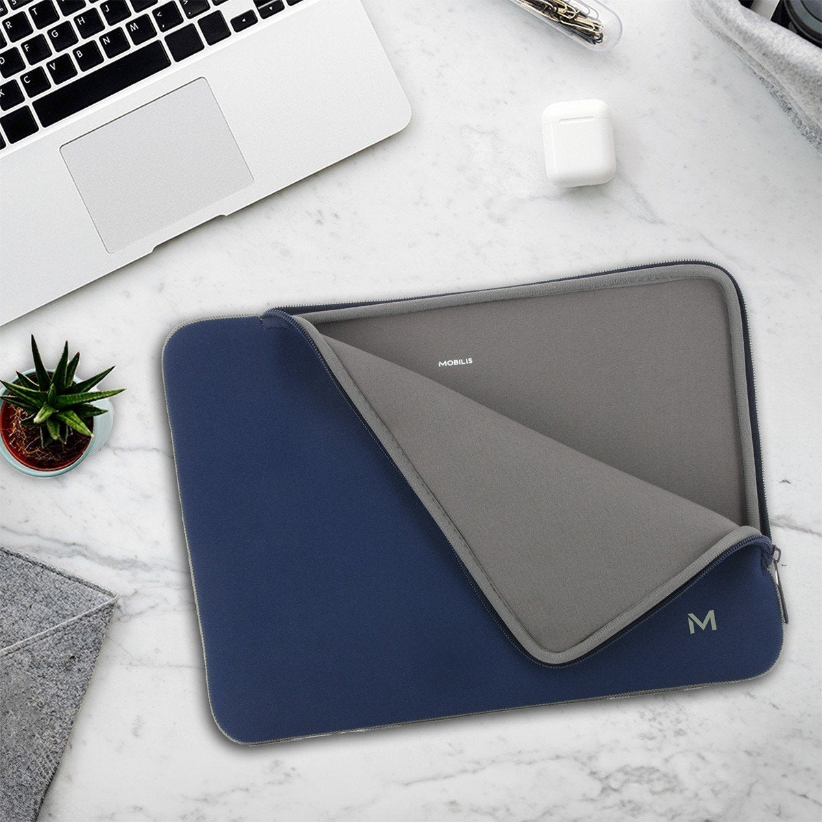 EAN 3700992529844 - Mobilis 049021 maletines para portátil 35,6 cm (14") Funda Azul, Gris imagen 3