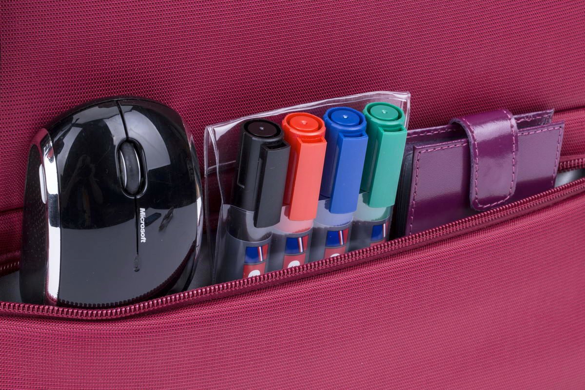 Rivacase 8630 Maletines Para Portátil 39,6 Cm (15.6") Bandolera Rojo