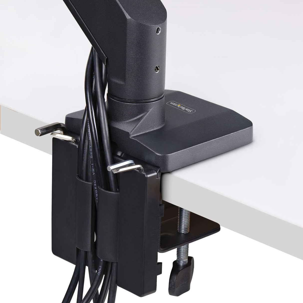 EAN 0065030902052 - StarTech.com 3M1A3SG-MONITOR-ARM soporte para monitor 68,6 cm (27") Escritorio Negro, Plata imagen 7