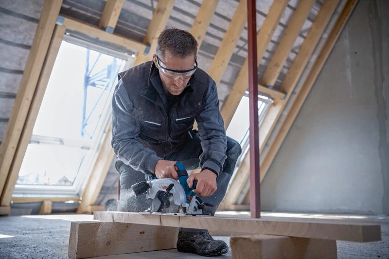 Sierra Circular Inalámbrica Bosch Professional Gks 18v-57-2 Professional Solo Azul/Negro, Sin Batería Ni Cargador