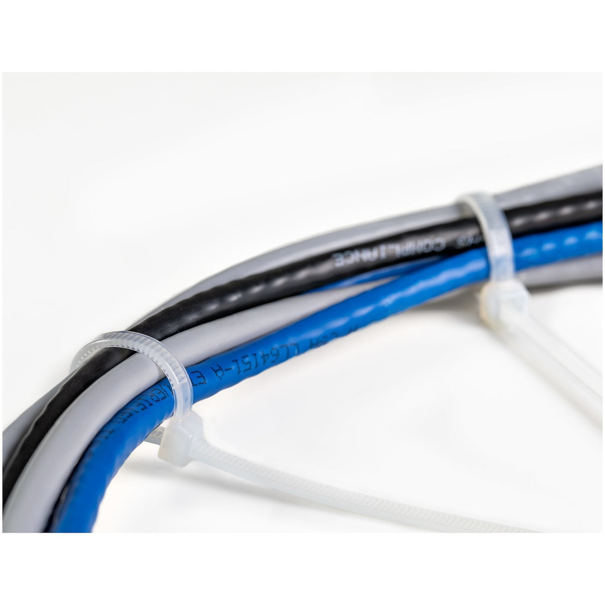 EAN 0065030890731 - StarTech.com CBMZT8N presilla Brida reutilizable Nylon, Plástico Blanco 100 pieza(s) imagen 3