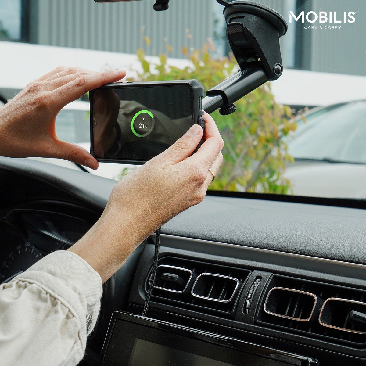 Mobilis Energia Mobile + Charging Suction Mount 65w