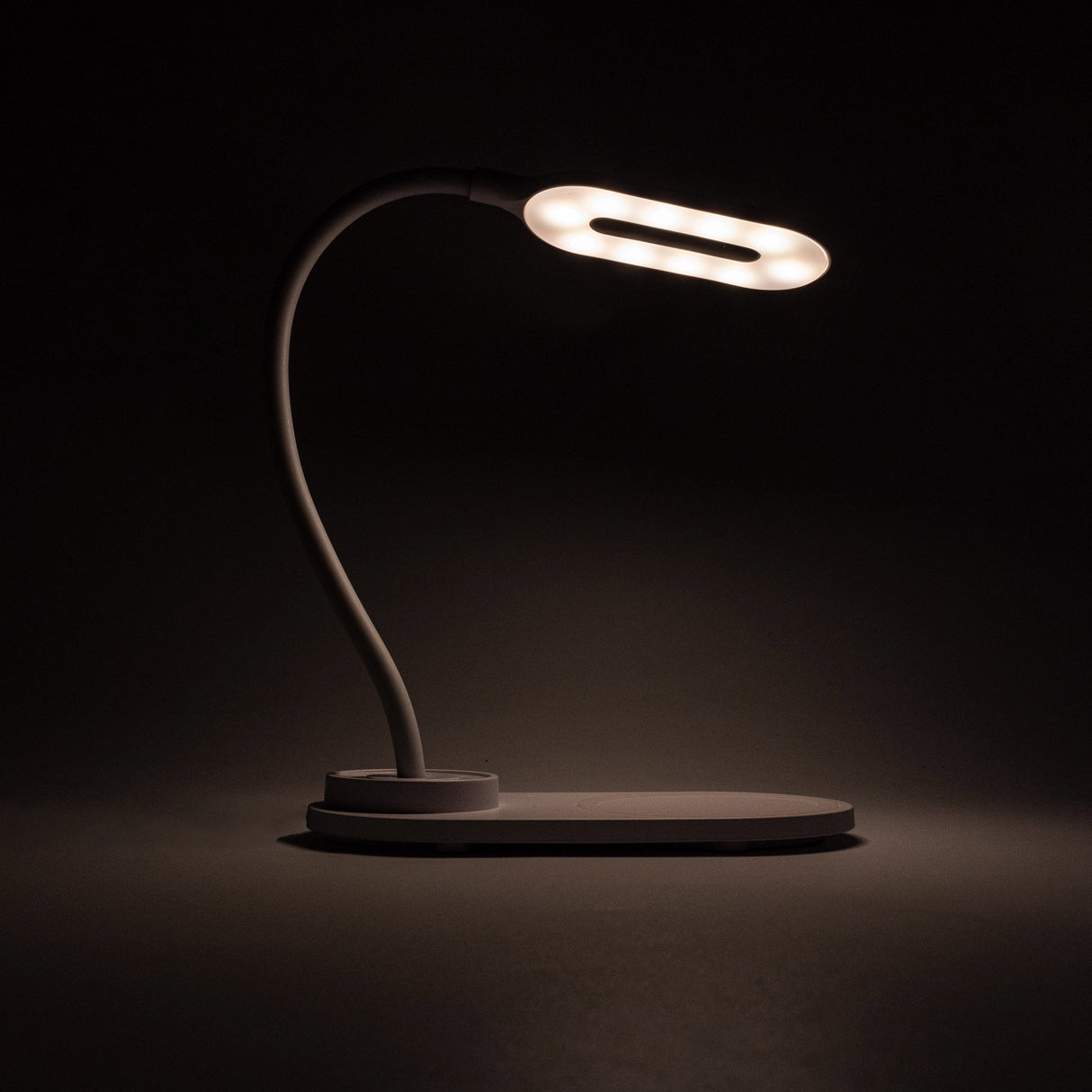 Lampara Led Denver Lqi - 55 Con Cargador De Movil Inalambrico - 3 Tonos De Luz