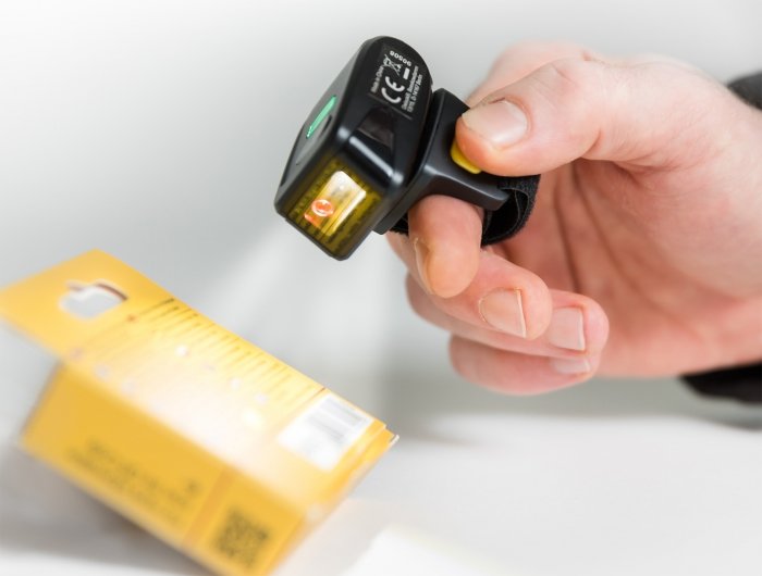 EAN 4043619905089 - DeLOCK Ring Barcode Scanner 1D and 2D with 2.4 GHz or Bluetooth Lector de códigos de barras manos libres imagen 2