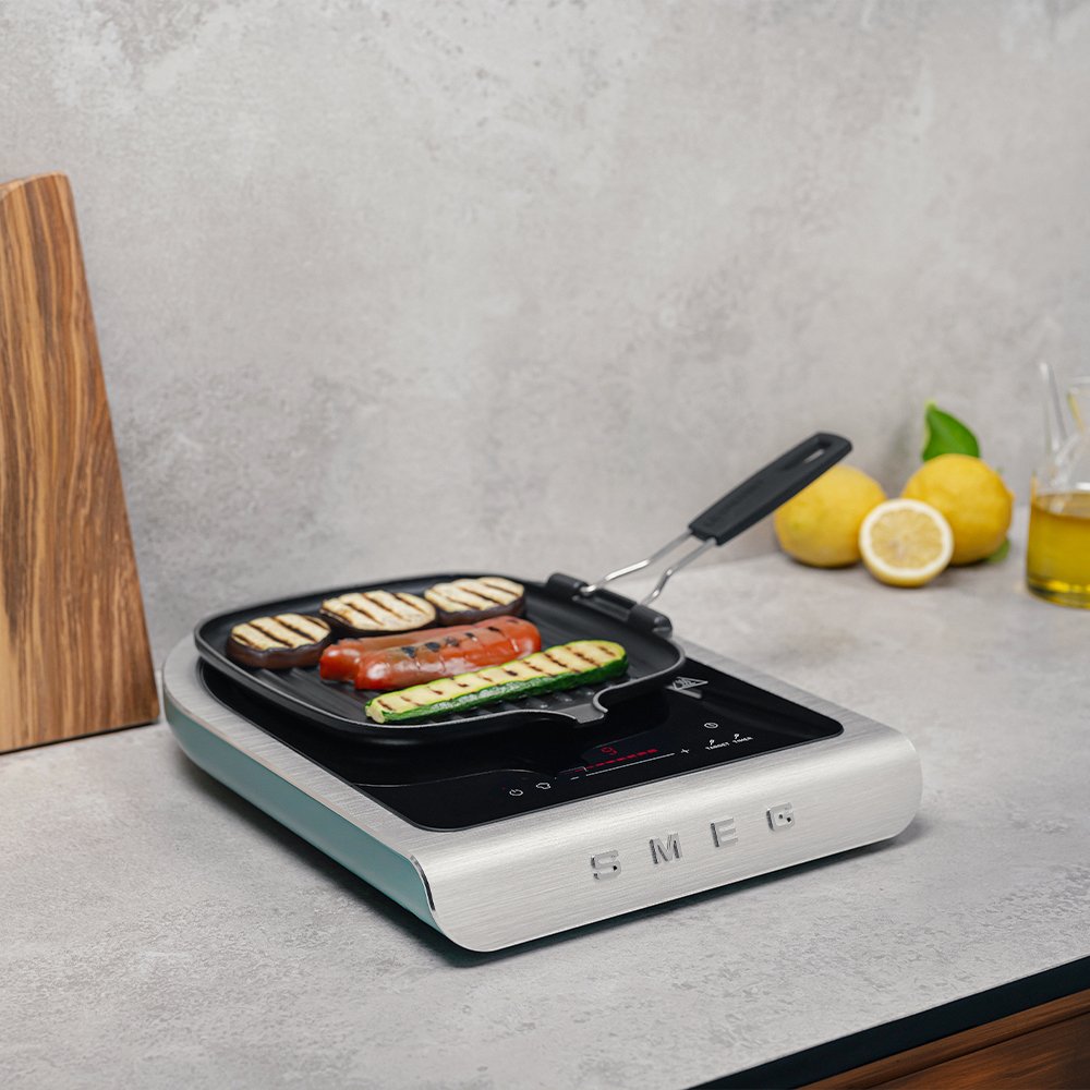 Smeg Portable Induction Cooker Emerald Green Matt Pic01egmeu