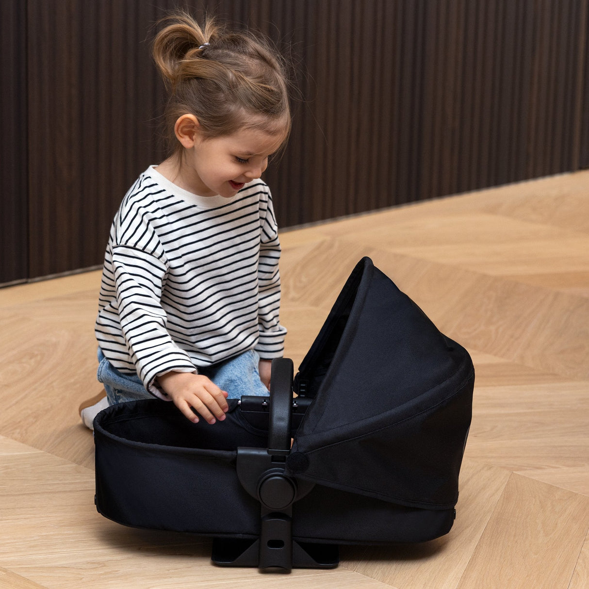 Simba-Dickie Mon Grand Poupon 36-42cm Cybex Puppenwagen (Negro/Roségold) 9000142070