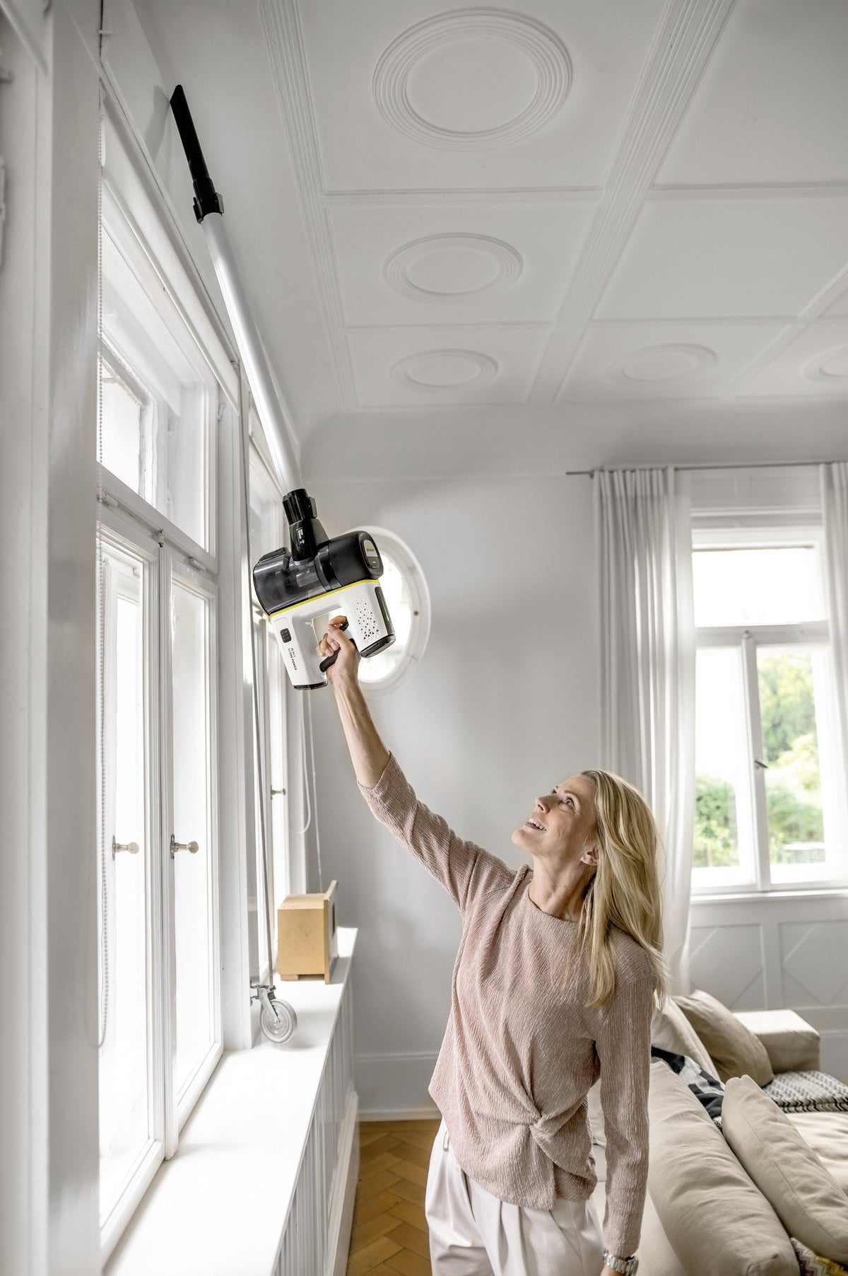 EAN 4054278975627 - Kärcher VC 7 Cordless yourMax Aspiradora escoba 2 en 1 Batería Secar HEPA Sin bolsa 0,8 L Gris, Blanco 2, imagen 2