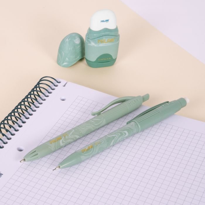 Milan Caja Regalo Serie Lava Con Bolígrafo P1, Portaminas Pl1 0.5 Y Afilaborra Capsule Verde