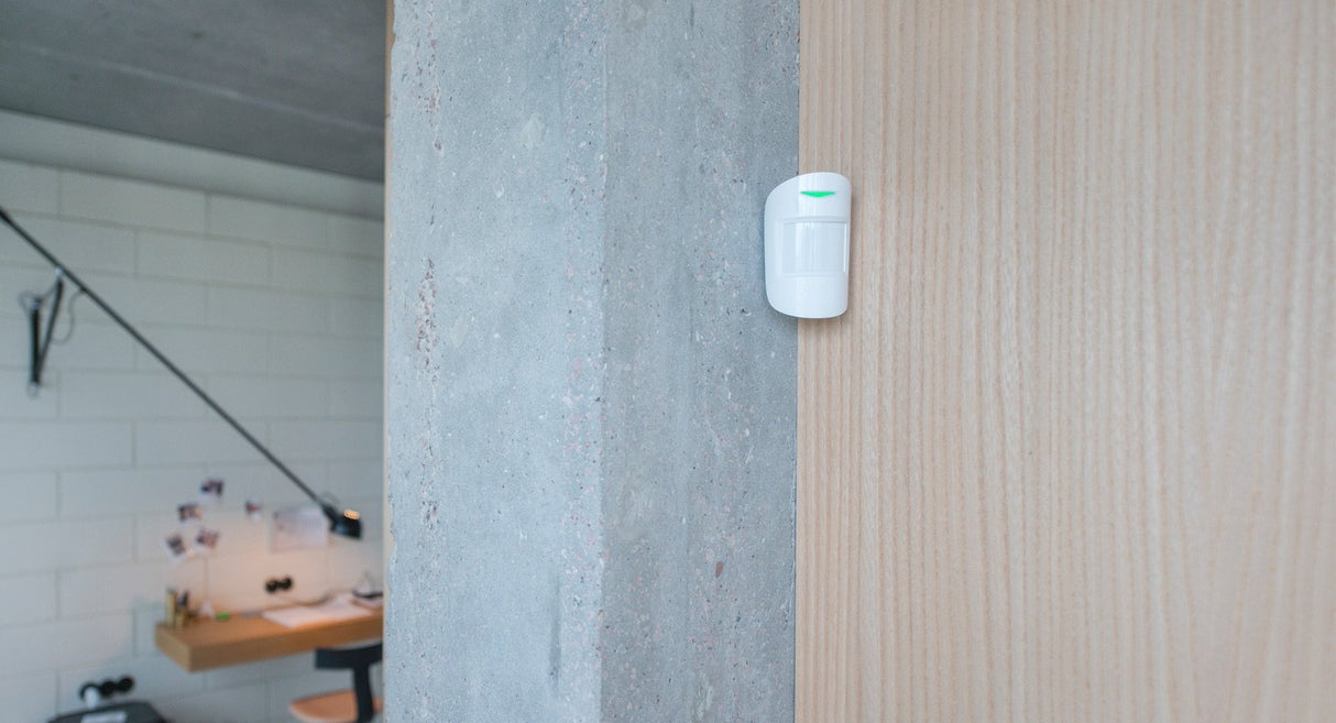 EAN 0856963007019 - Ajax MotionProtect Plus Sensor infrarrojo pasivo (PIR)/ sensor de movimiento por microondas Inalámbrico P imagen 2