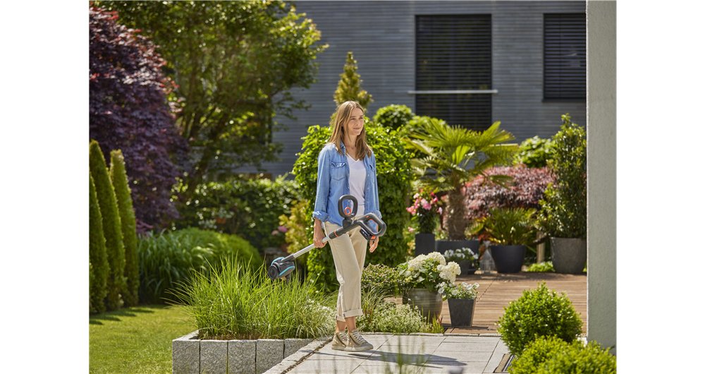 Cepillo Para Juntas Inalámbrico Gardena Easyweed 1800/18v P4a, Quitahierbas Gris/Turquesa, Batería De Ion De Litio 2,0ah P4a, Power For All Alliance 14820-20