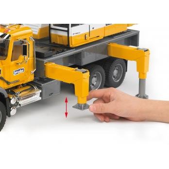EAN 4001702028183 - BRUDER MACK Granite Liebherr crane truck imagen 5