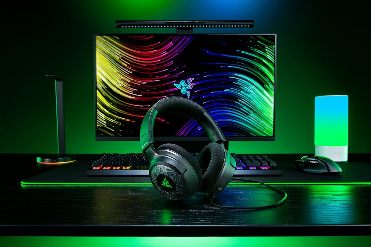 Auriculares Razer Kraken V4 X Gaming Negros Rz04-05180100-R3m1