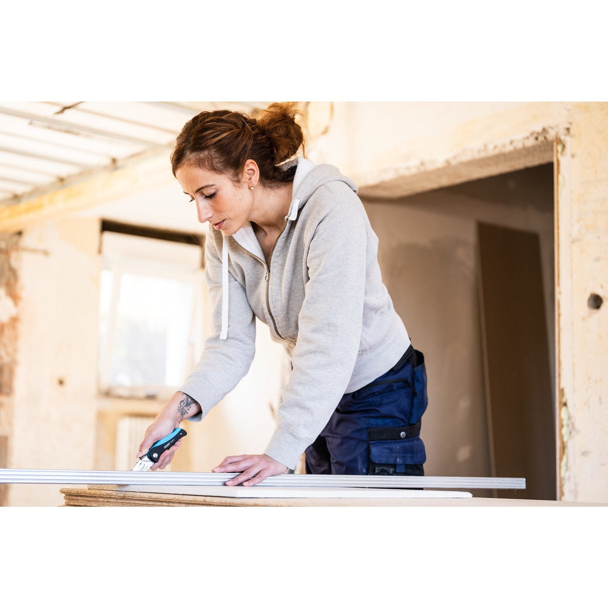 Navaja Hazet 2157-1 (Negro/Azul, Mango Cómodo De Abs Resistente A Golpes) 2157-1 2157-1