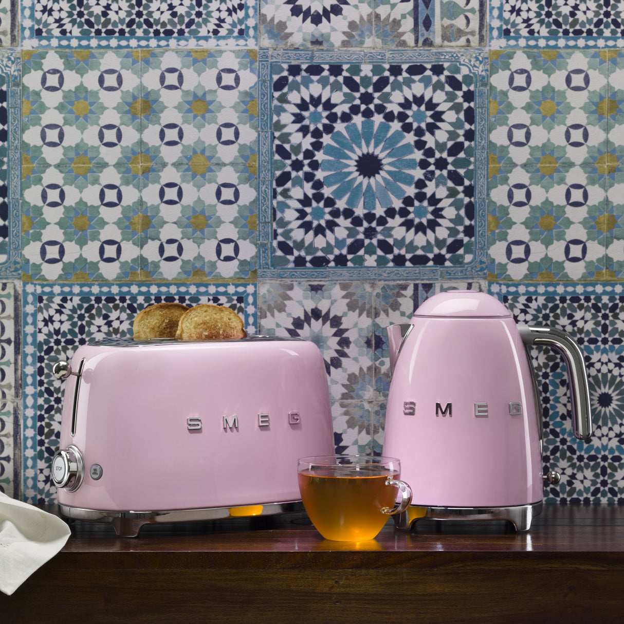 EAN 8017709263393 - Smeg TSF03PKEU tostadora 6 4 rebanada(s) 2000 W Rosa imagen 7