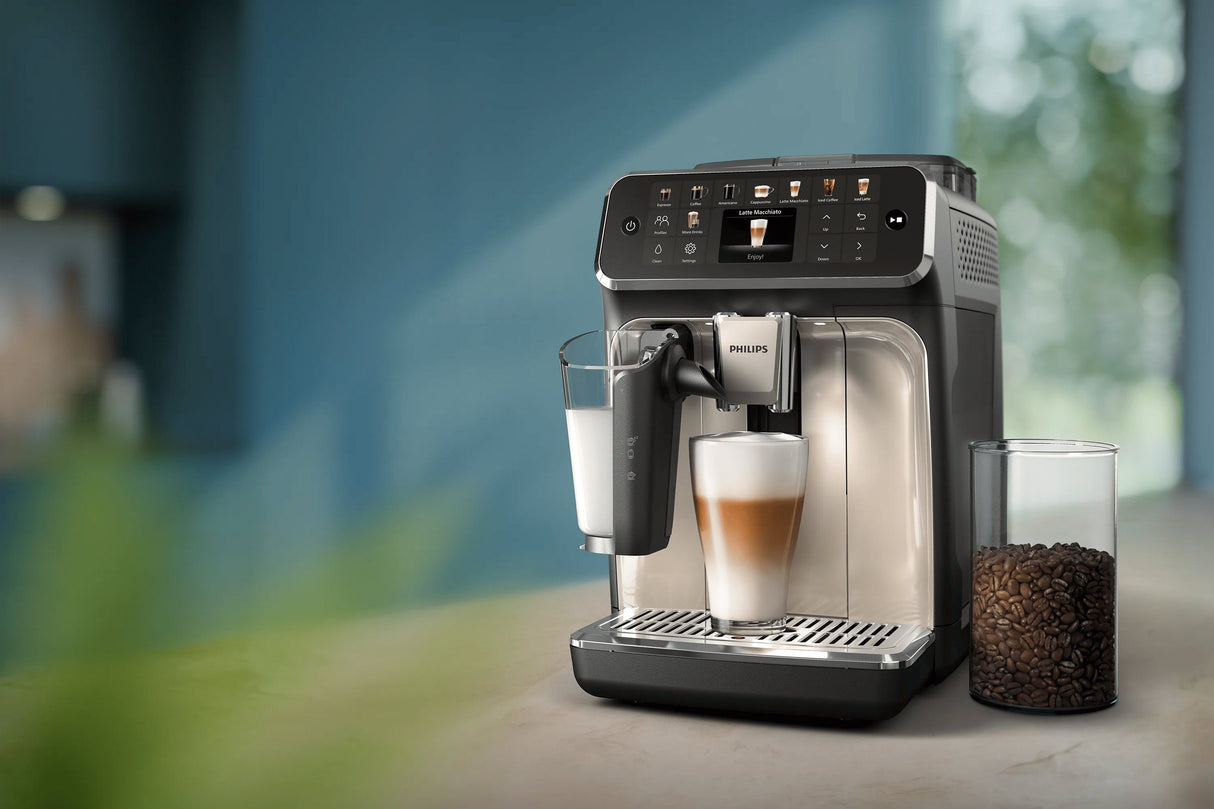 EAN 8720389032370 - Philips 5500 series EP5547/90 cafetera eléctrica Totalmente automática Máquina espresso 1,8 L imagen 7