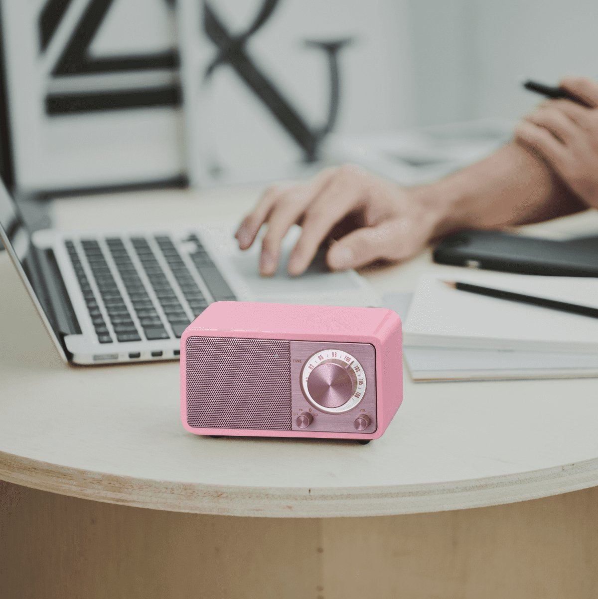 Sangean Wr-7 Rosa Radio Analógica Sobremesa Fm Bluetooth Batería Li-Ion Recargable