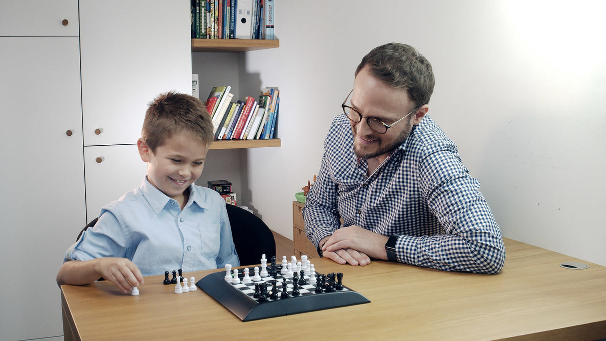 EAN 4032153008103 - Millennium ChessGenius Juego de ajedrez Internacional imagen 2