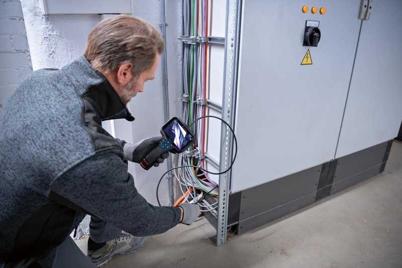 Cámara De Inspección Bosch Professional Gic 12v-5-27 C Professional, 12 Voltios Azul/Negro, Batería De Ion De Litio 2,0 Ah, En L-Boxx