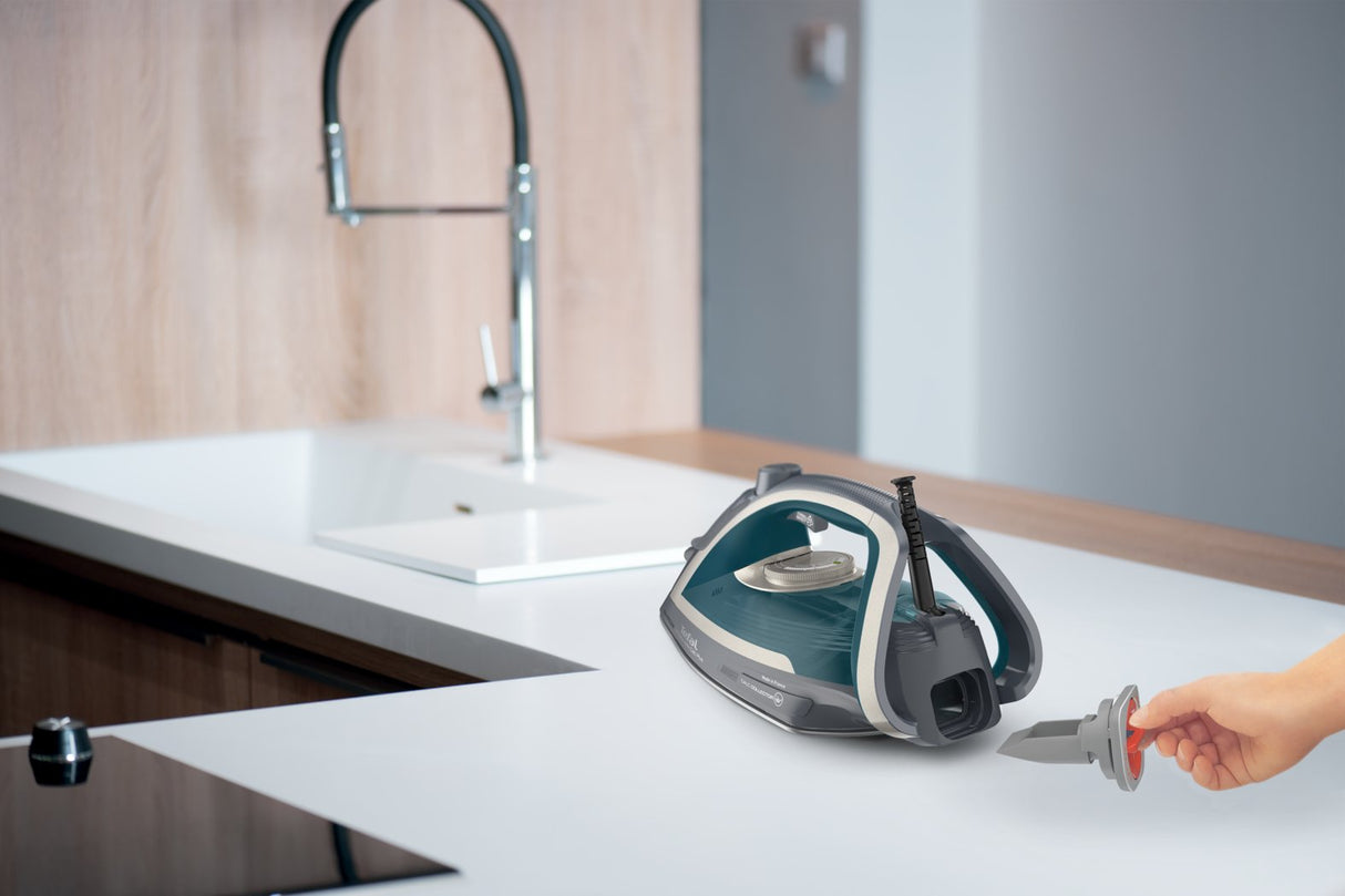 EAN 3121040078686 - Tefal Ultragliss Anti-Calc Plus FV6842 Plancha a vapor 2800 W Azul, Plata imagen 7