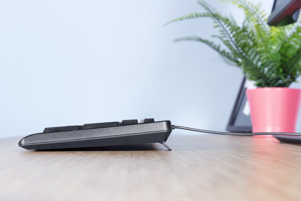 Trust Primo Teclado & Ratón Set, Con Cable, Deutsches Qwertz-Layout, Flüssigkeitsgeschützt