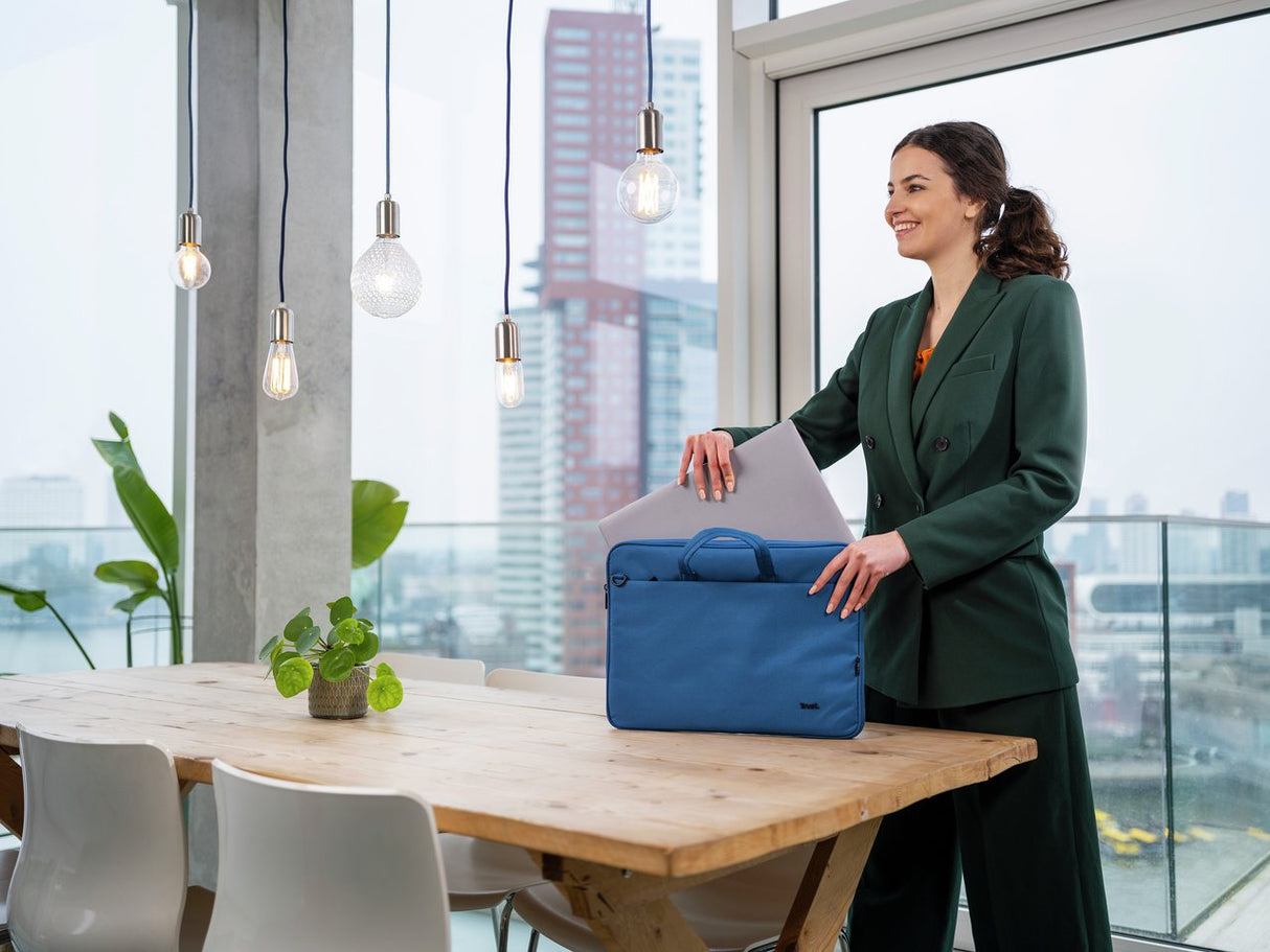 Maletín Trust Bologna Para Portátiles Hasta 16' Azul