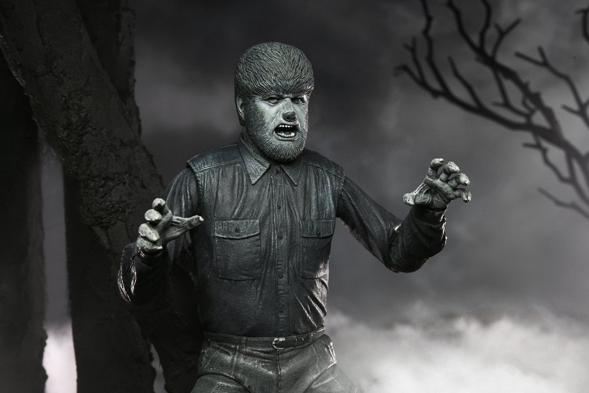 Figura Neca Universal Monster Scale Action Ultimate Wolf (B&W)