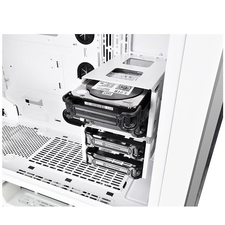 EAN 4711246872738 - Thermaltake View 71 Tempered Glass Snow Edition Full Tower Blanco imagen 17