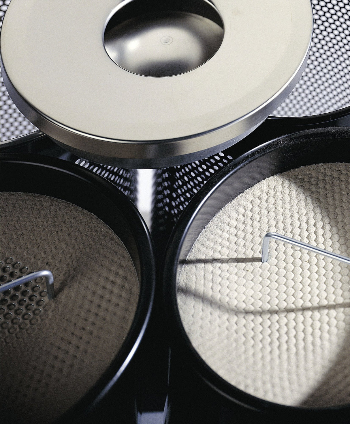 EAN 4005546989006 - Durable 333023 papelera 17 L Alrededor Metal Plata imagen 6