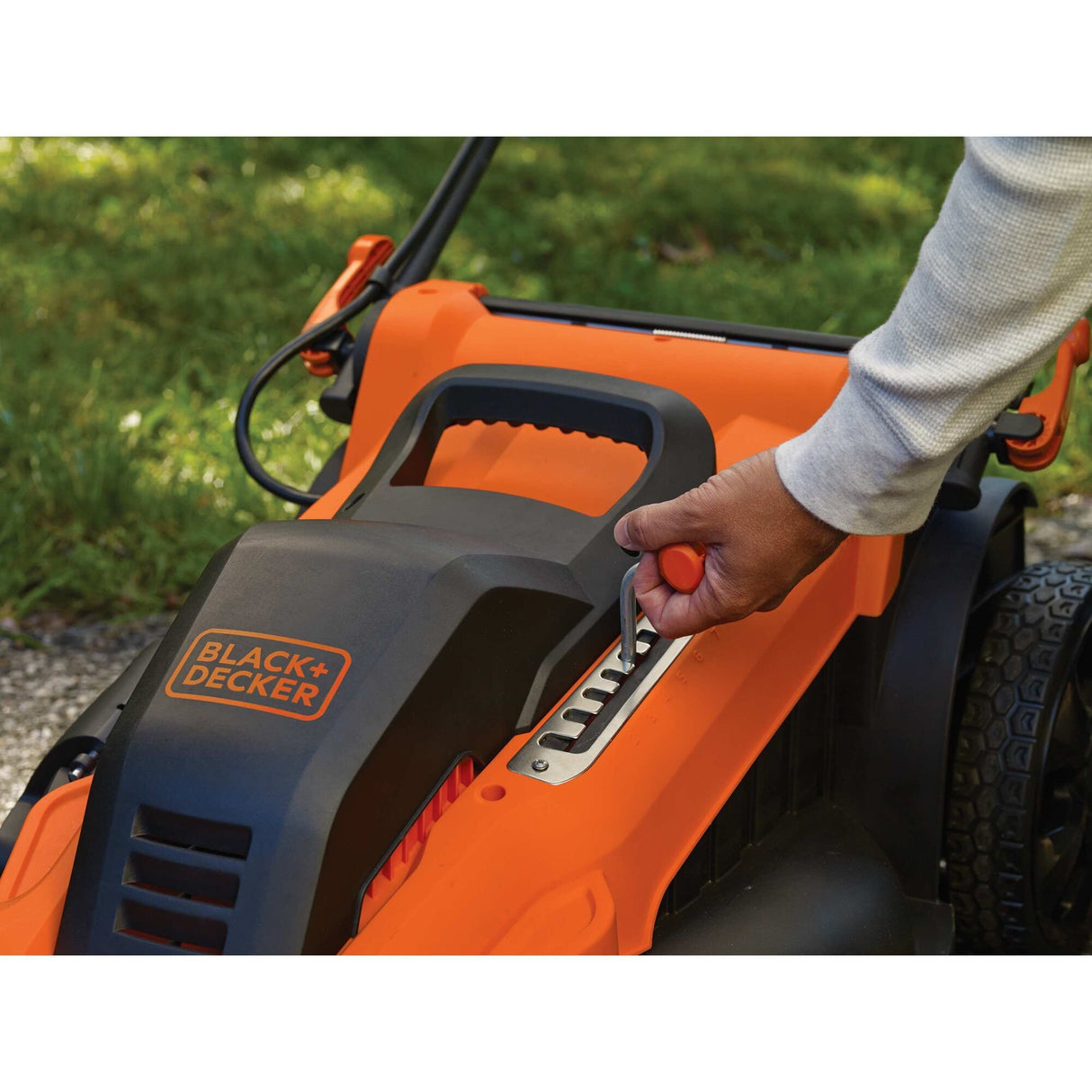 EAN 5035048656594 - Black & Decker LM2000-QS cortadora de césped Cortacésped de empuje a gasolina Corriente alterna Negro, Na imagen 6