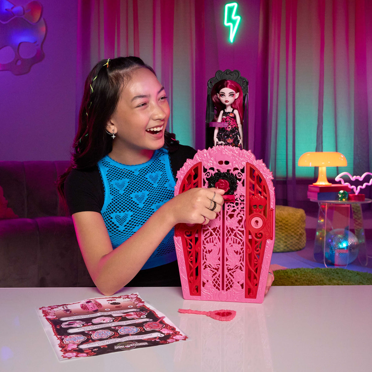 EAN 0194735255443 - Monster High Skulltimate Secrets Draculaura imagen 2