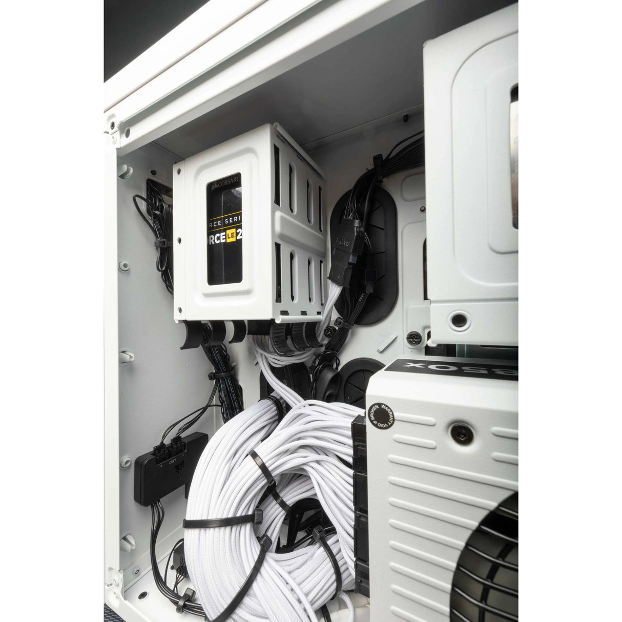 EAN 0843591065238 - Corsair Crystal 280X Blanco imagen 31