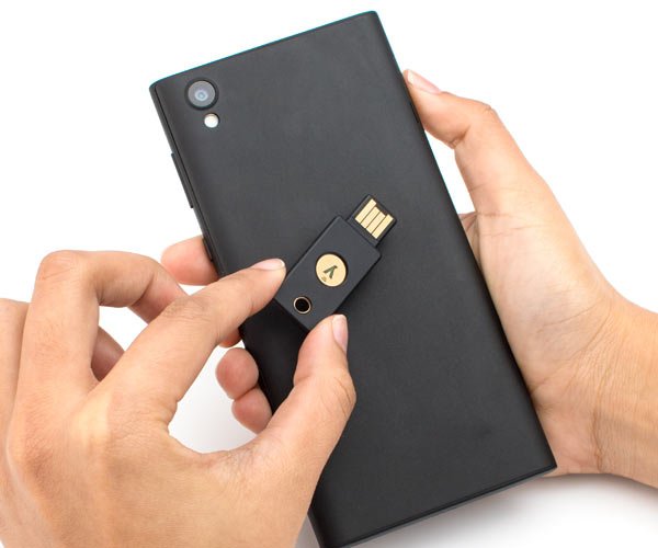 EAN 5060408464229 - Yubico YubiKey 5 NFC FIPS imagen 4