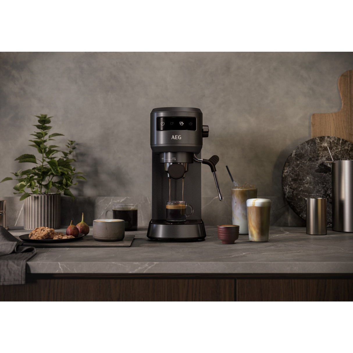 EAN 7332543838349 - AEG EC6-1-6BST Manual Máquina espresso 1 L imagen 2