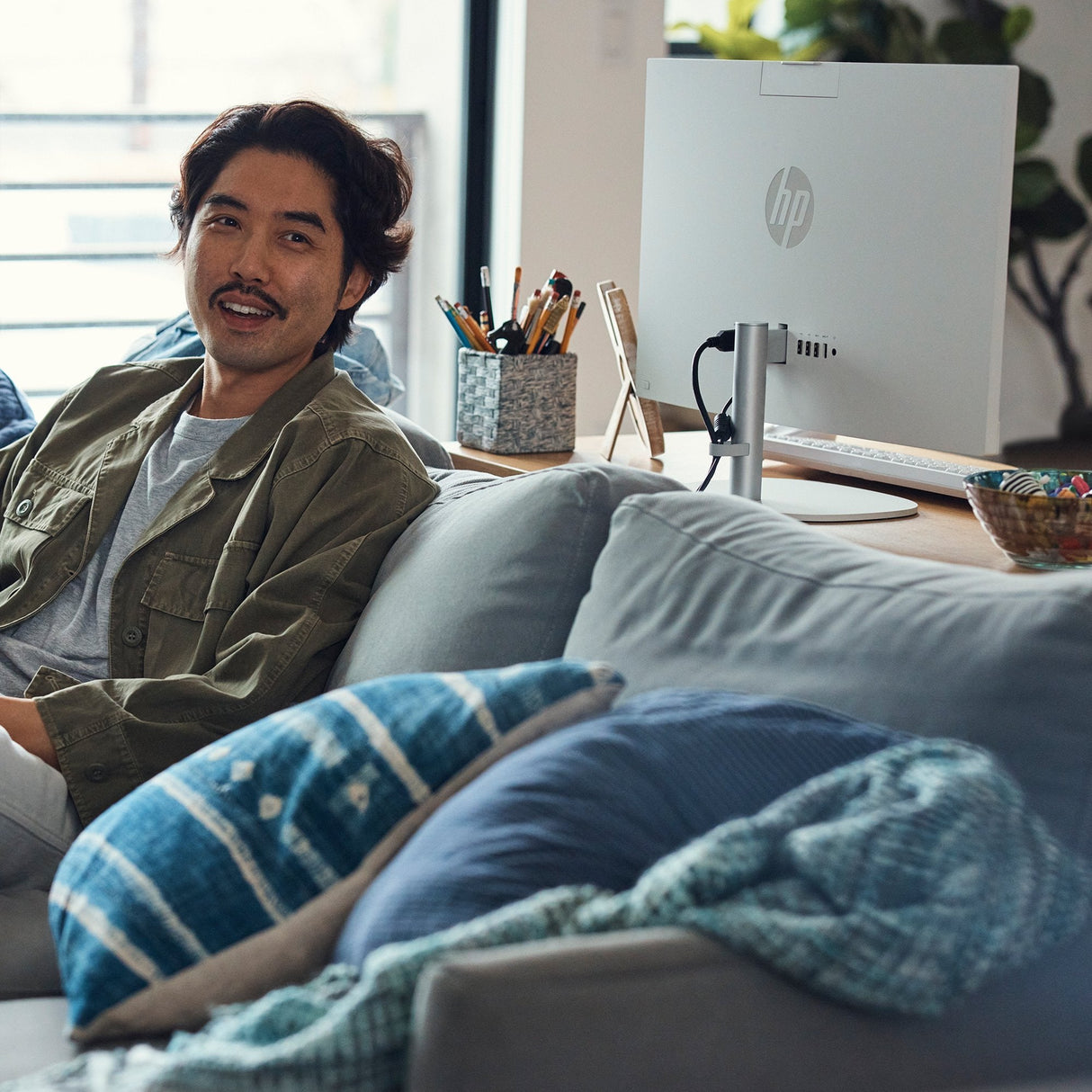 EAN 0197961928556 - HP 24-cr0091ns Intel® Core™ i7 i7-1355U 60,5 cm (23.8") 1920 x 1080 Pixeles Pantalla táctil PC todo en un imagen 8